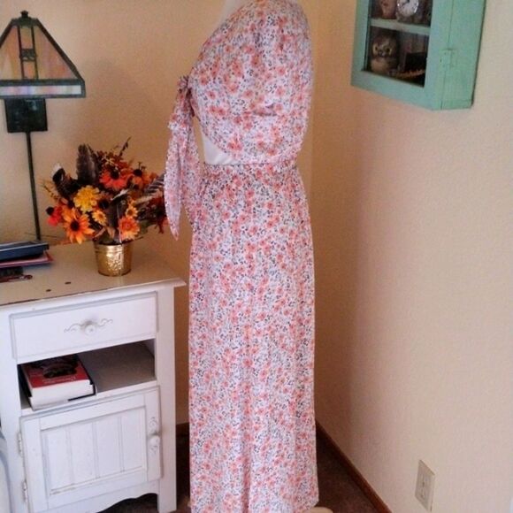 Heart & Heels Maxi Dress - Picture 4 of 11